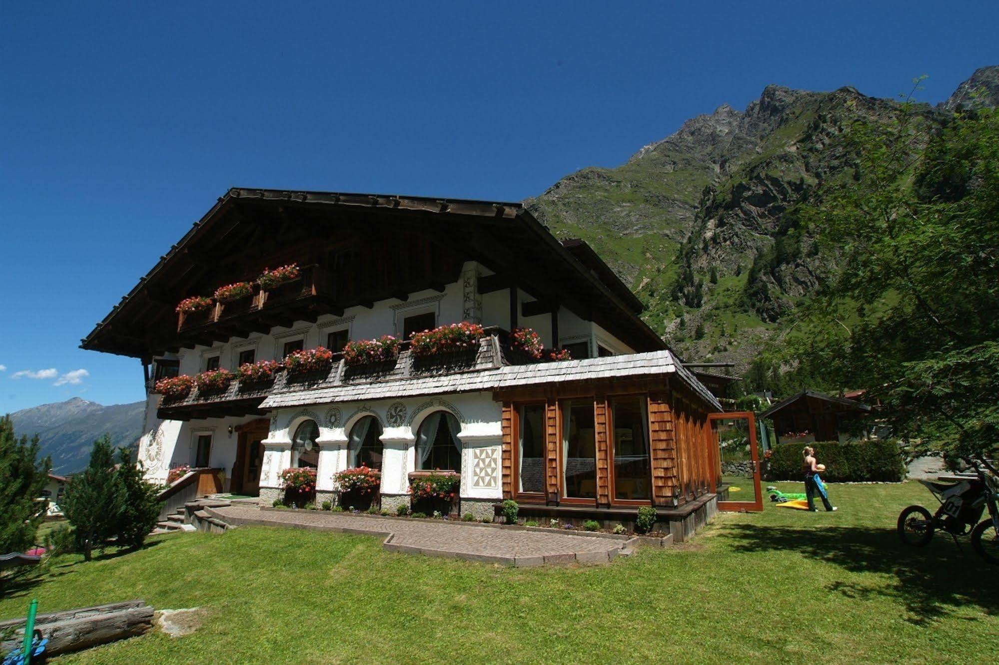 Landhaus Edelweiss Sankt Leonhard im Pitztal Exterior photo