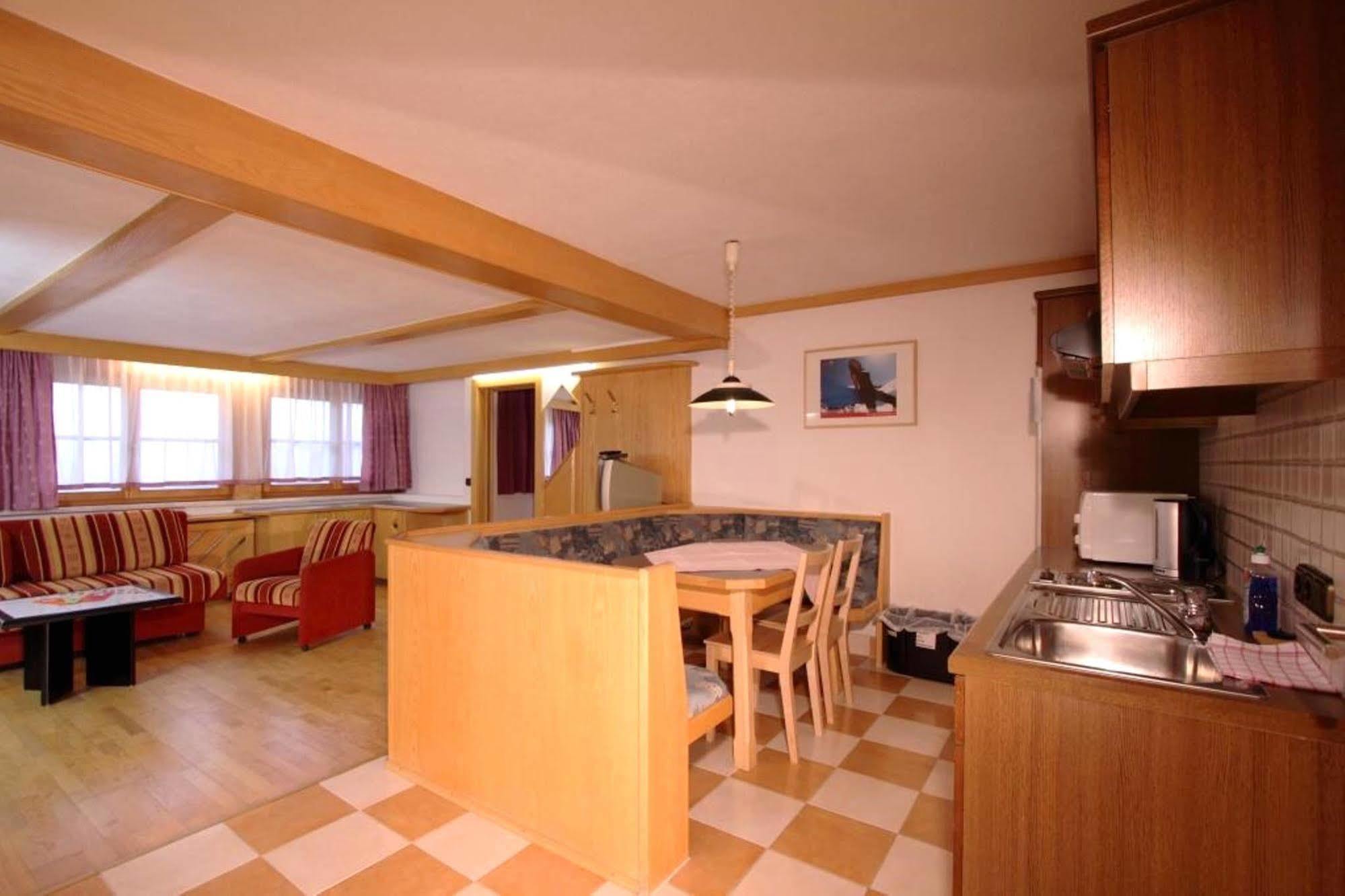 Landhaus Edelweiss Sankt Leonhard im Pitztal Exterior photo
